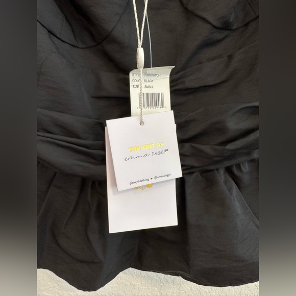 WAYF, The Edit by Emma Rose, black shirt with puff sleeves - Picture 4 of 10